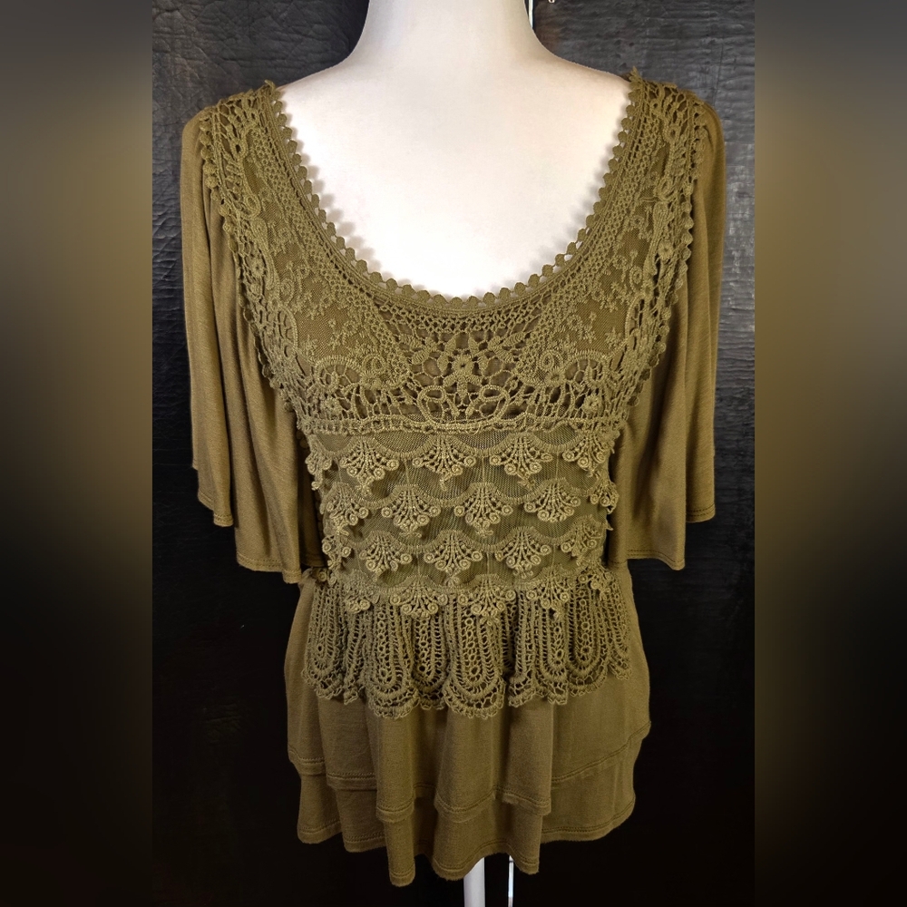 Charming Charlie Greenish Tunic With A Prominent Crochet Overlay Size Small